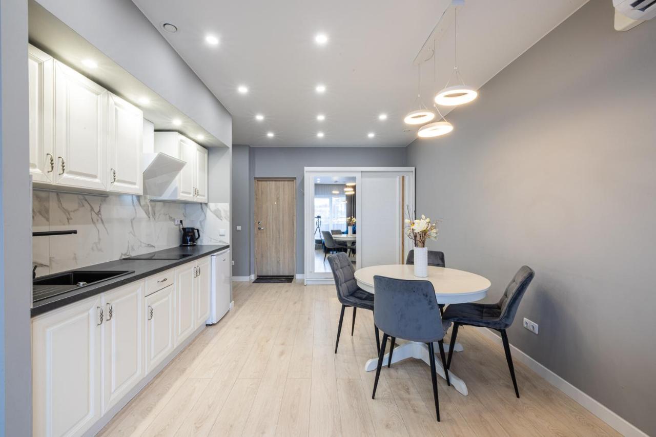 Dharma Stay Apartamentai Su Terasa Ir Vaizdu I Miesta Telšiai Exteriér fotografie